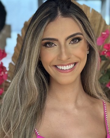 Retrato de Thaís Carone